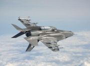 f35和j20哪个厉害(真相有图-F35比J20强不是一个档次的，F-35全身上下都可以挂弹)